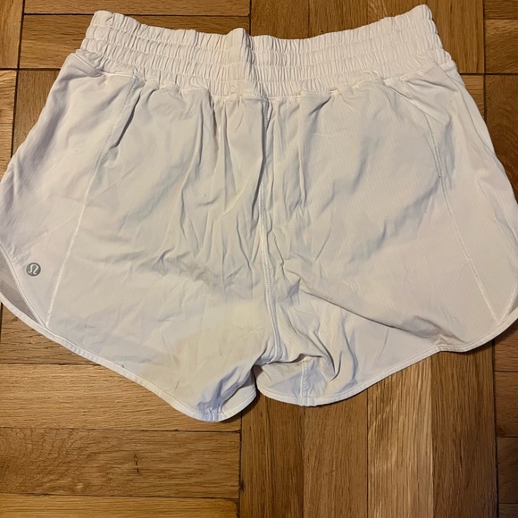 Lululemon Hotty Hot High-Rise 4” Short - Picture 3 of 8